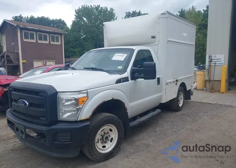 2015 Ford F-250 Xl/Xlt z USA, uszkodzony, nr VIN 1FDBF2B60FED21659